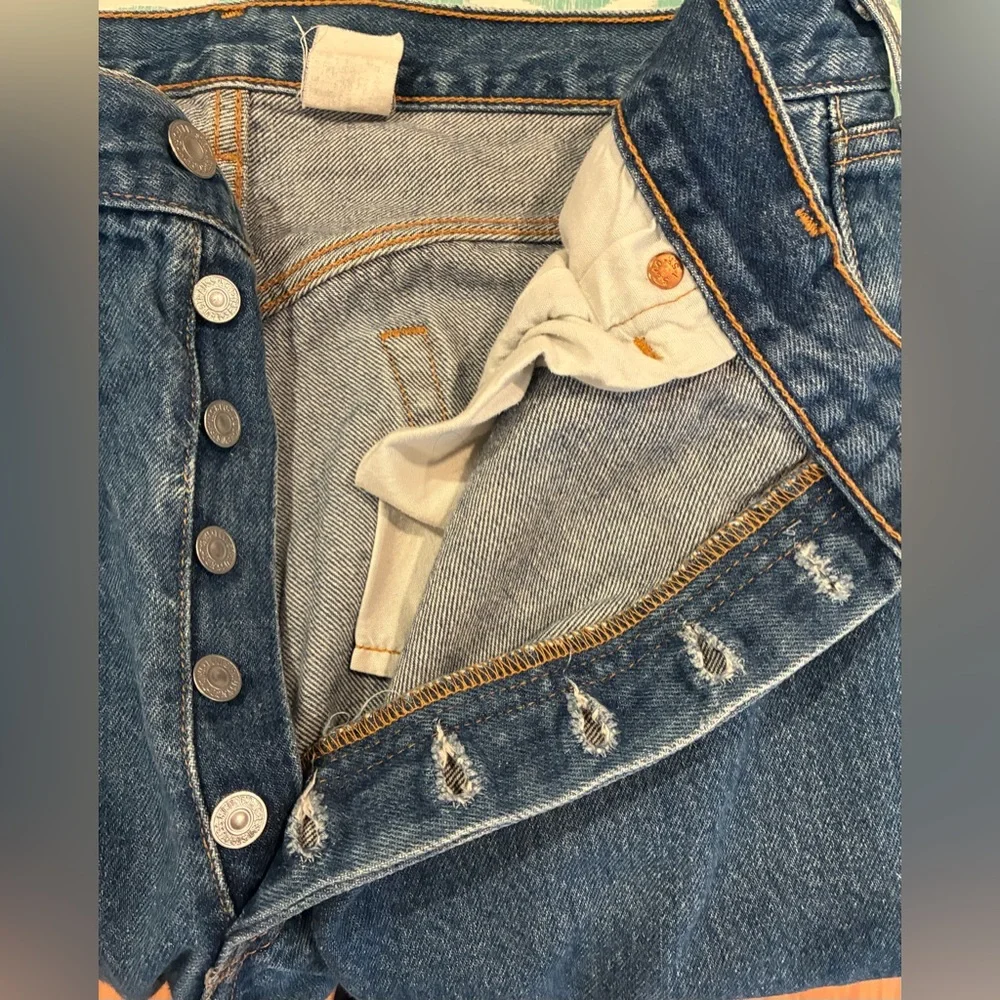 Vintage Men’s Levi’s 501 Jeans 38x30 Button Fly Straight Leg 00501-0115